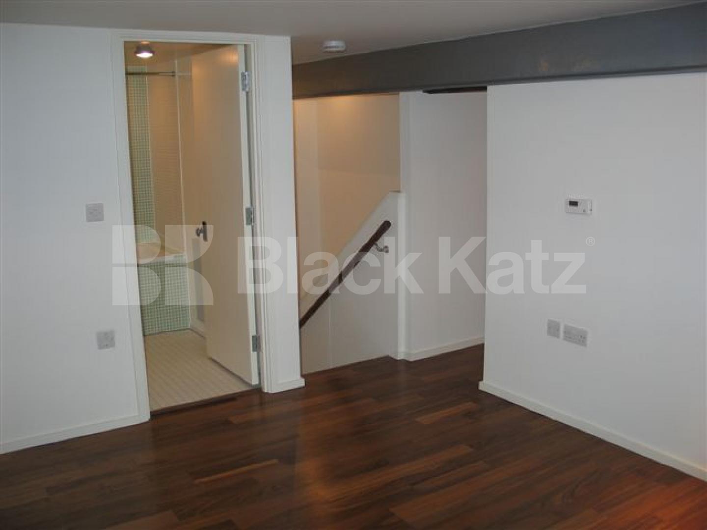 			2 Bedroom, 1 bath, 1 reception Apartment			 Clark Street , Stepney
